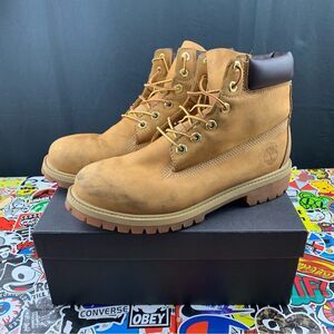 Timberland Classic 6 Inch Wheat Boots Size 6.5Y / 8 Women's